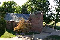 In 1907, a church was built behind the circa 1690 church tower, which is the island’s only surviving piece of 17th-century architecture. 